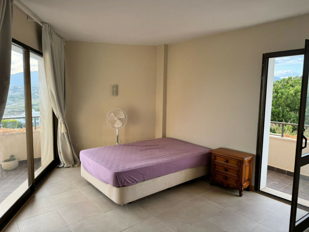 Middle Floor Apartment Estepona Málaga - image 7