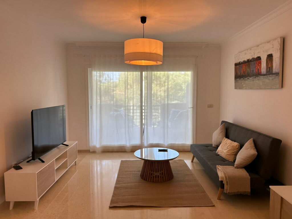 Ground Floor Apartment Elviria Málaga - image 7