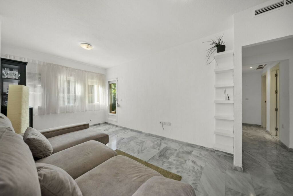 Ground Floor Apartment Benalmadena Pueblo Málaga - image 7