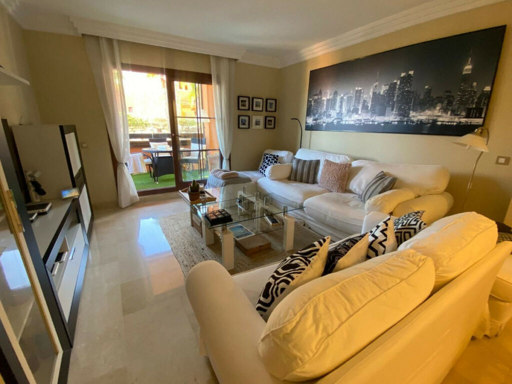 Middle Floor Apartment Benahavís Málaga - image 7