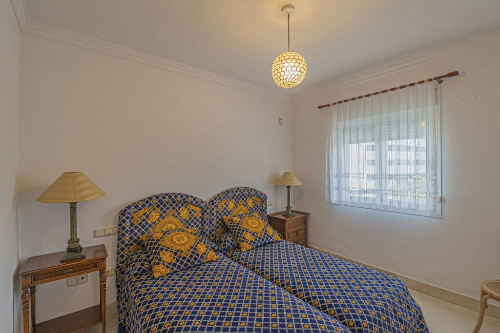 Middle Floor Apartment The Golden Mile Málaga - image 7