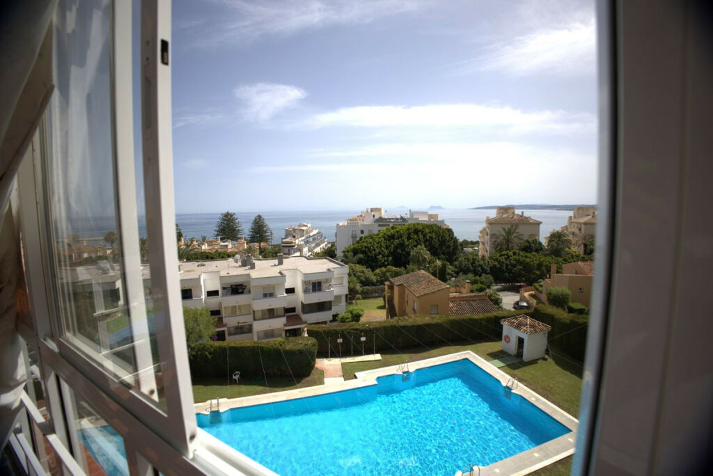 Middle Floor Apartment Estepona Málaga - image 7