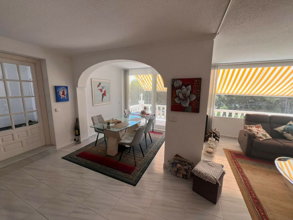 Detached Villa La Nucia Alicante - image 7