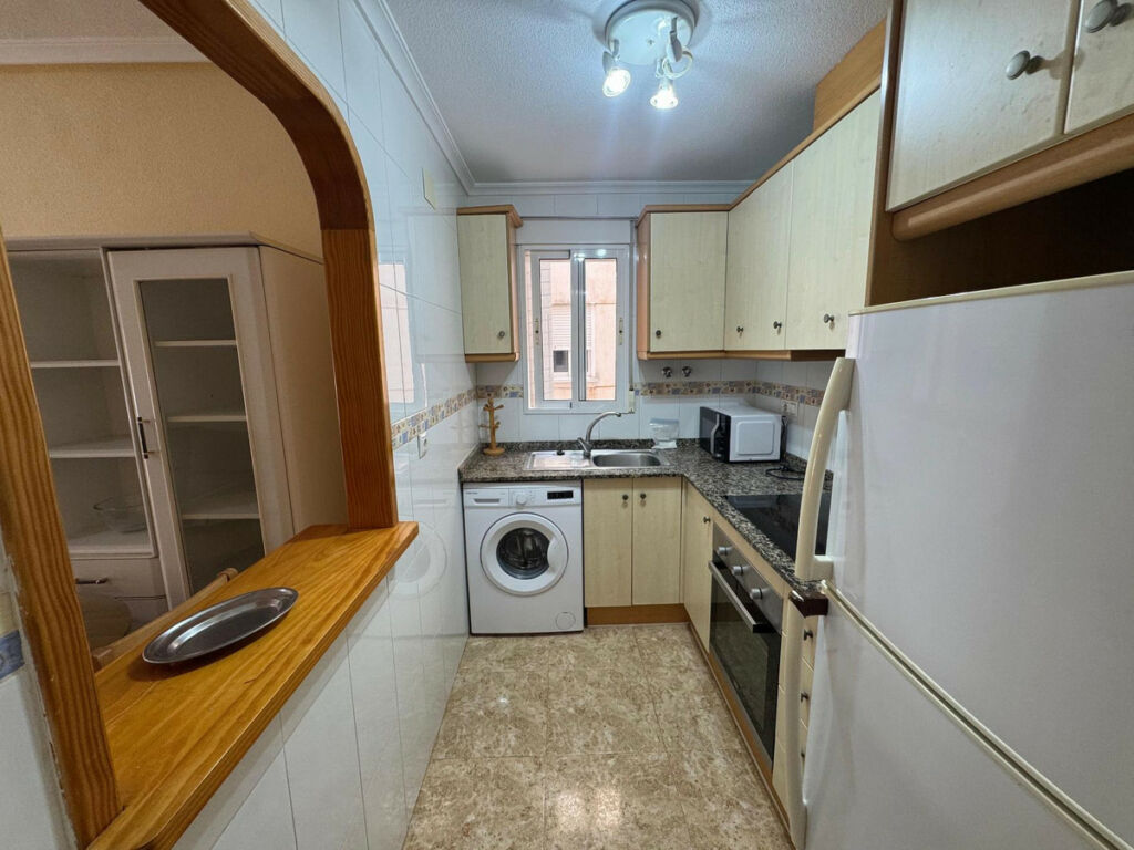 Middle Floor Apartment Torrevieja Alicante - image 7