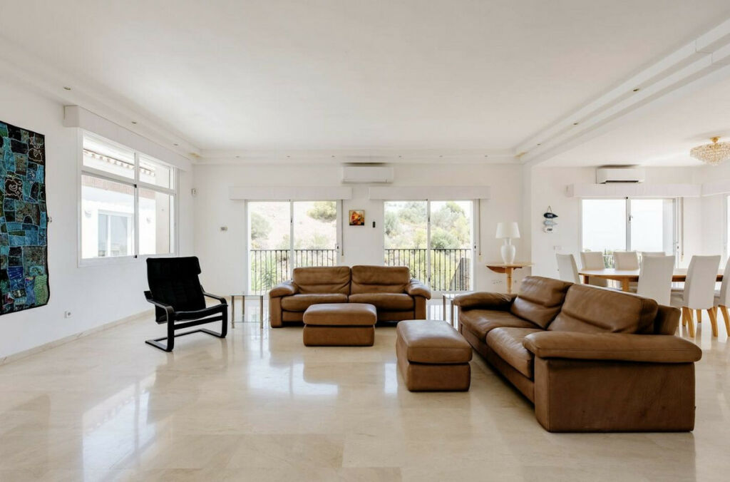 Detached Villa Valtocado Málaga - image 7