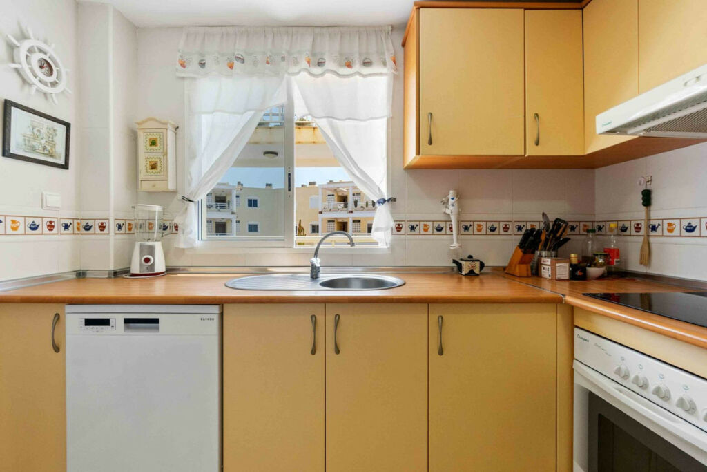 Middle Floor Apartment Campoamor Alicante - image 7