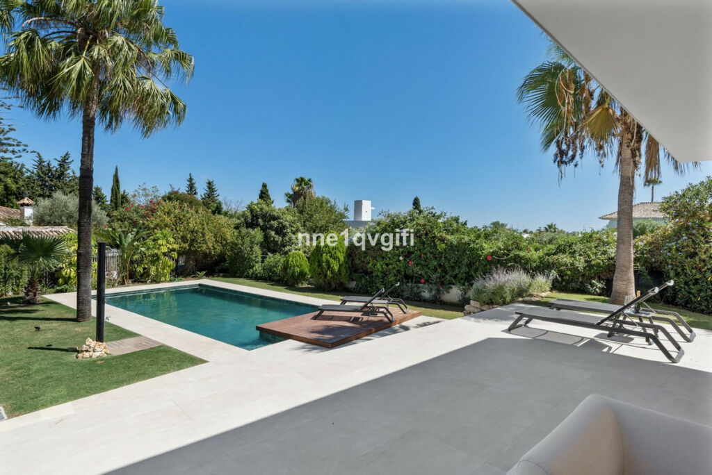 Detached Villa Guadalmina Alta Málaga - image 8