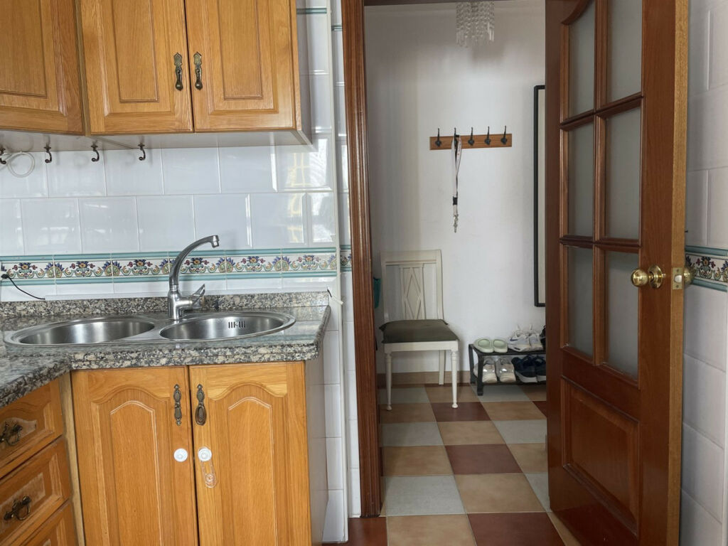 Middle Floor Apartment Estepona Málaga - image 7