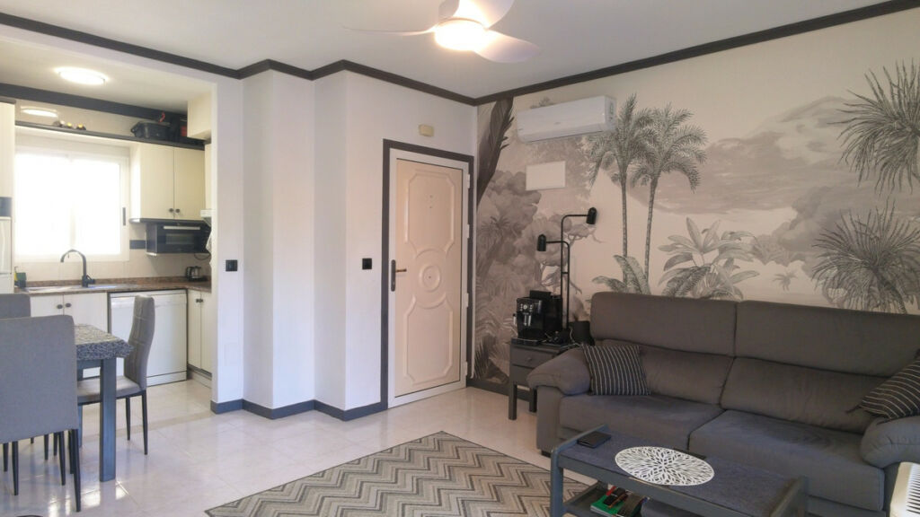 Middle Floor Apartment Torrevieja Alicante - image 7