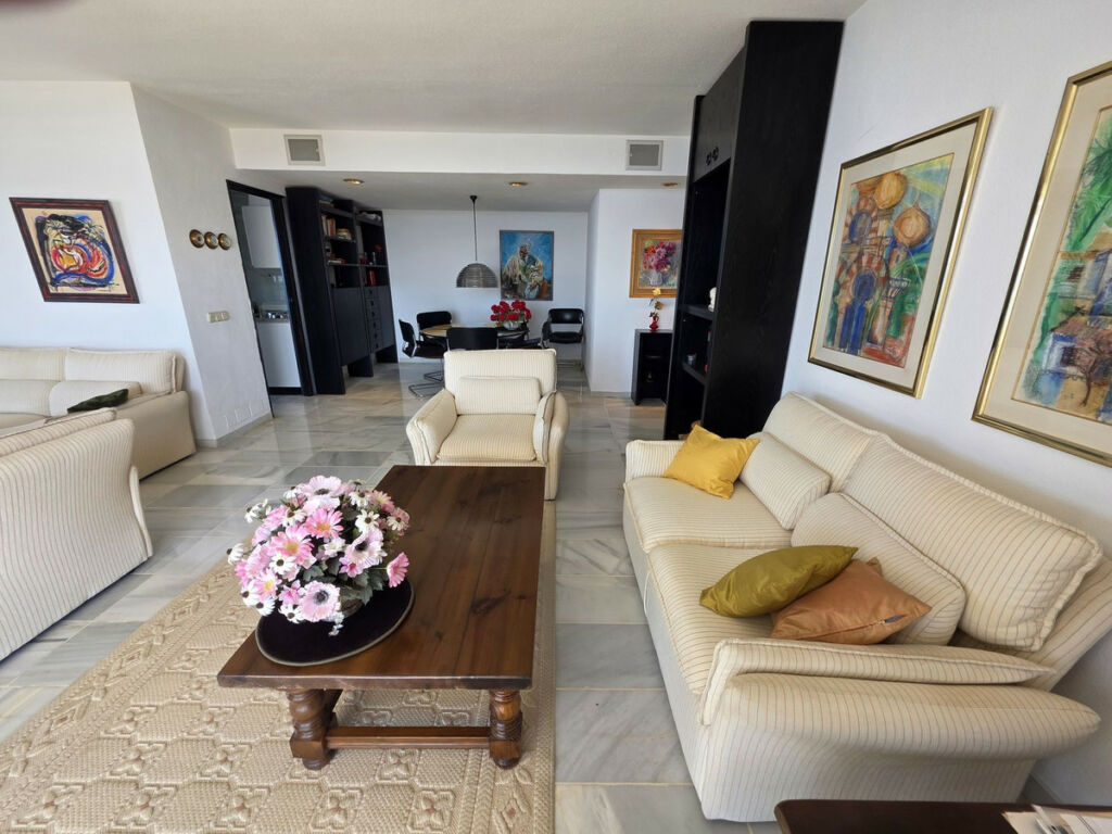 Middle Floor Apartment Marbella Málaga - image 7