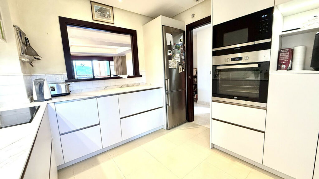 Ground Floor Apartment La Mairena Málaga - image 9