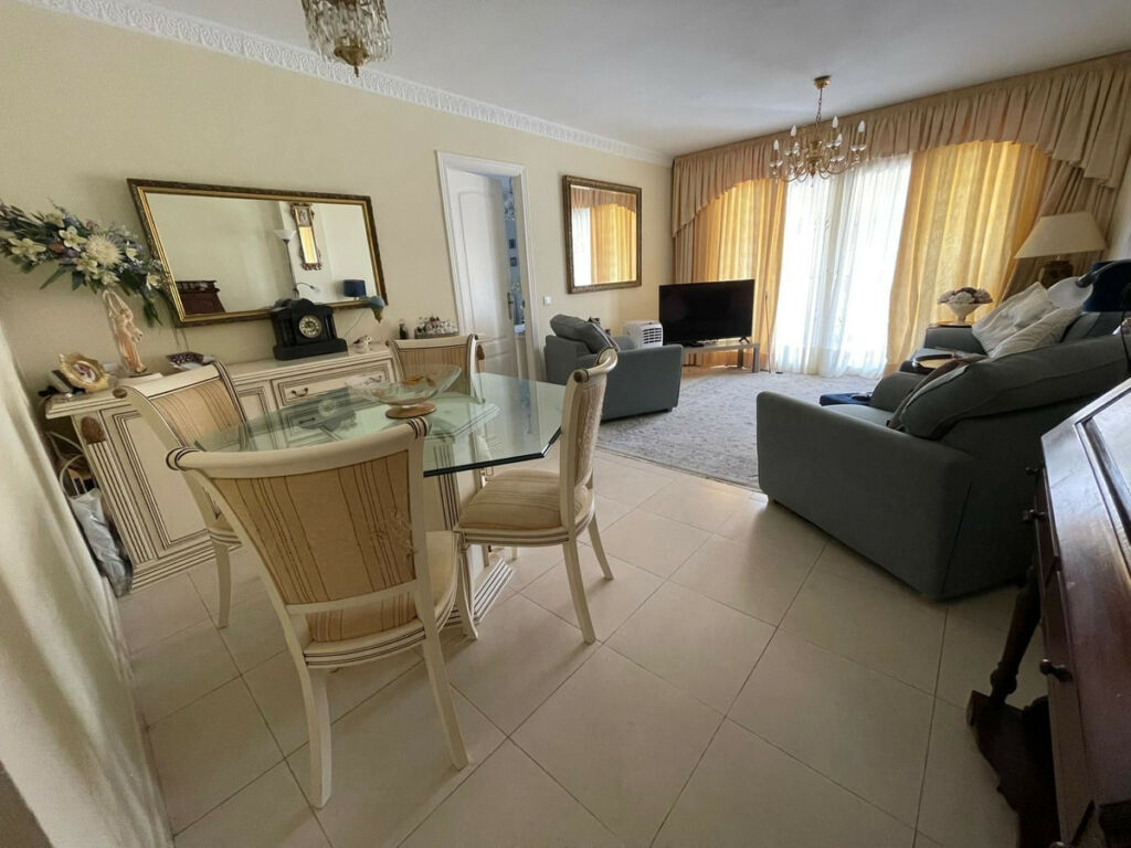Middle Floor Apartment Calahonda Málaga - image 7