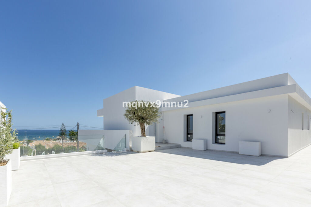 Detached Villa El Chaparral Málaga - image 7
