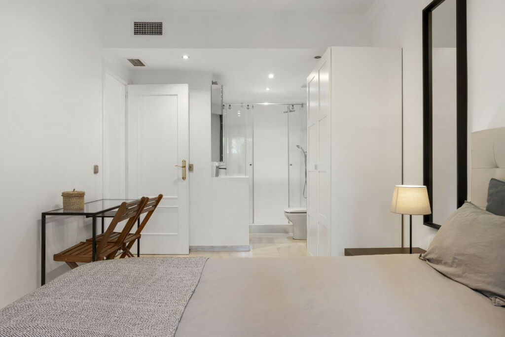 Ground Floor Apartment Nagüeles Málaga - image 7