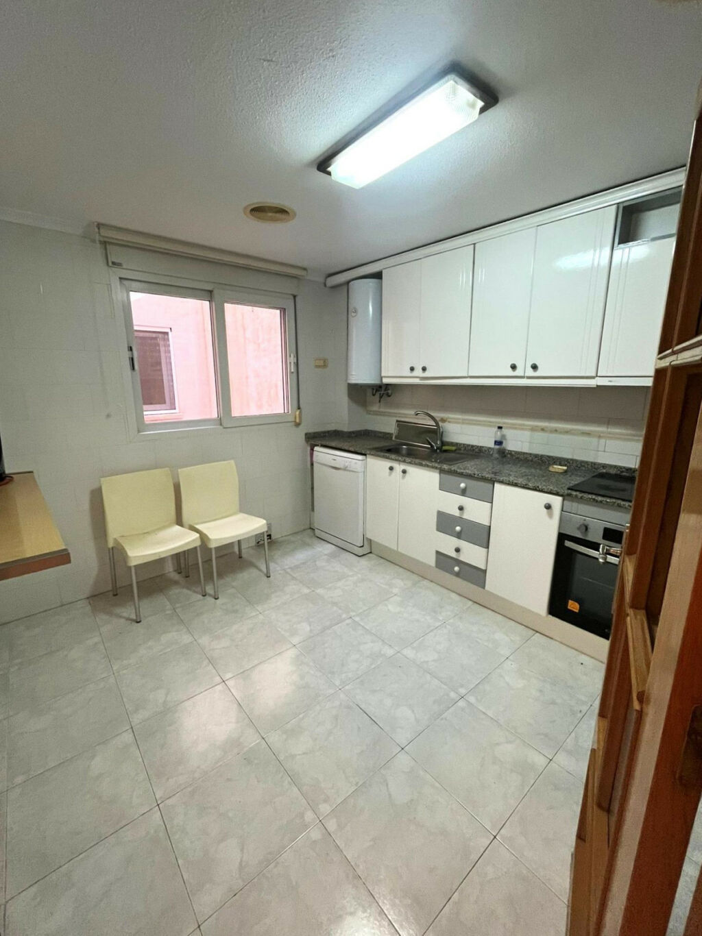 Middle Floor Apartment Torrevieja Alicante - image 7