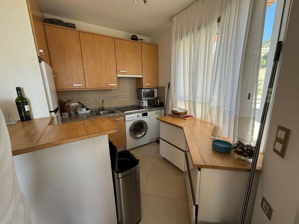 Middle Floor Apartment Benalmadena Málaga - image 7