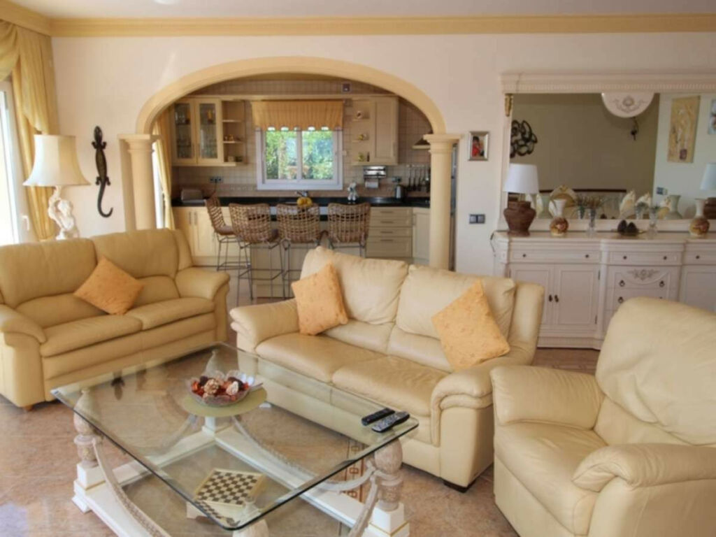 Detached Villa Moraira Alicante - image 7
