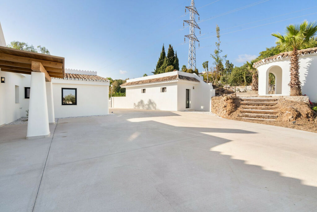 Detached Villa El Rosario Málaga - image 7
