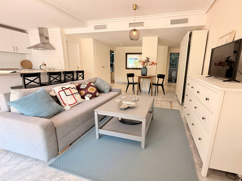 Ground Floor Apartment Puerto Banús Málaga - image 7
