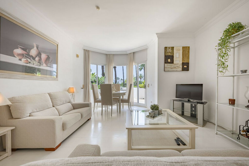 Middle Floor Apartment The Golden Mile Málaga - image 7
