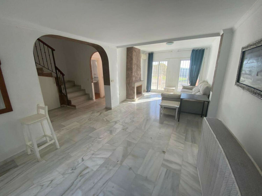 Townhouse Fuengirola Málaga - image 7