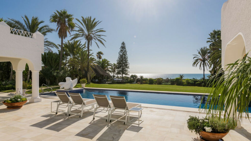 Detached Villa Los Monteros Málaga - image 7