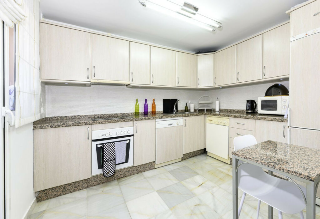 Townhouse Atalaya Málaga - image 7