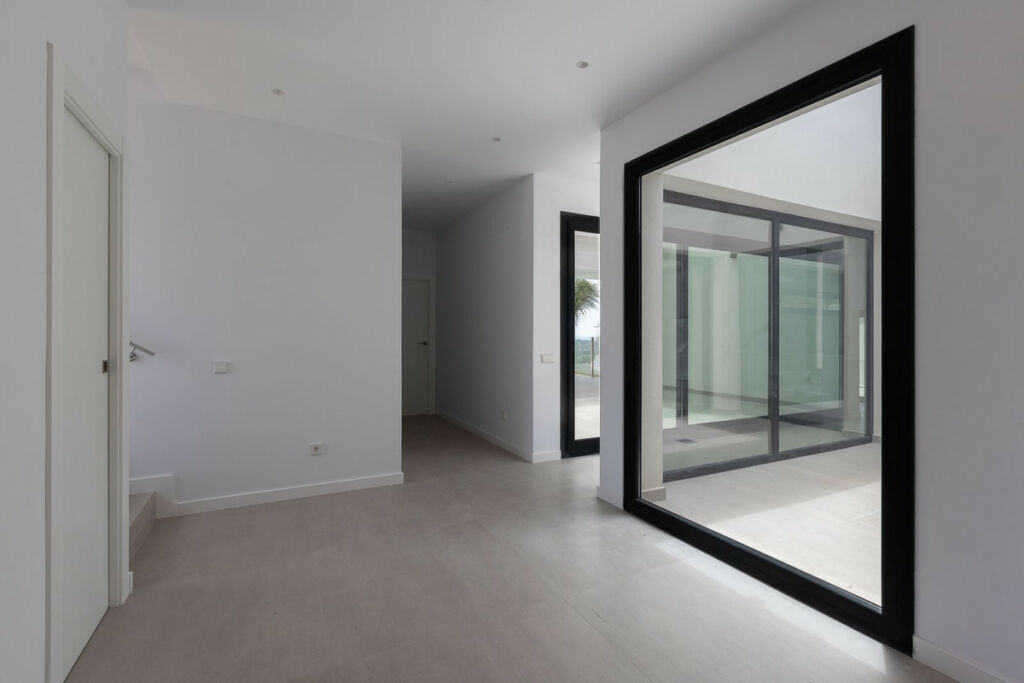 Detached Villa Elviria Málaga - image 7