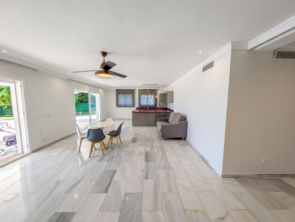 Detached Villa Nueva Andalucía Málaga - zdjęcie 7