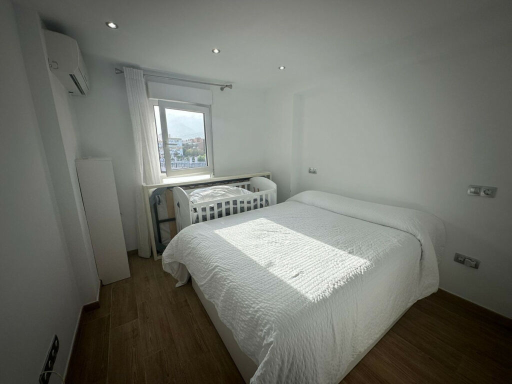 Middle Floor Apartment Arroyo de la Miel Málaga - image 7