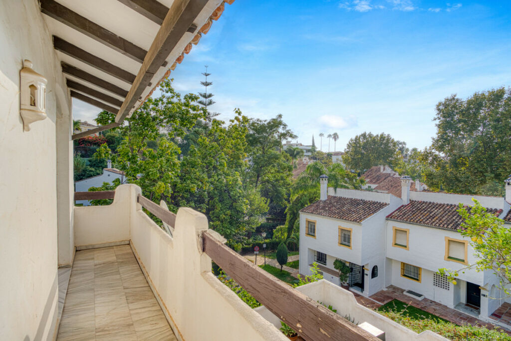 Townhouse The Golden Mile Málaga - image 8