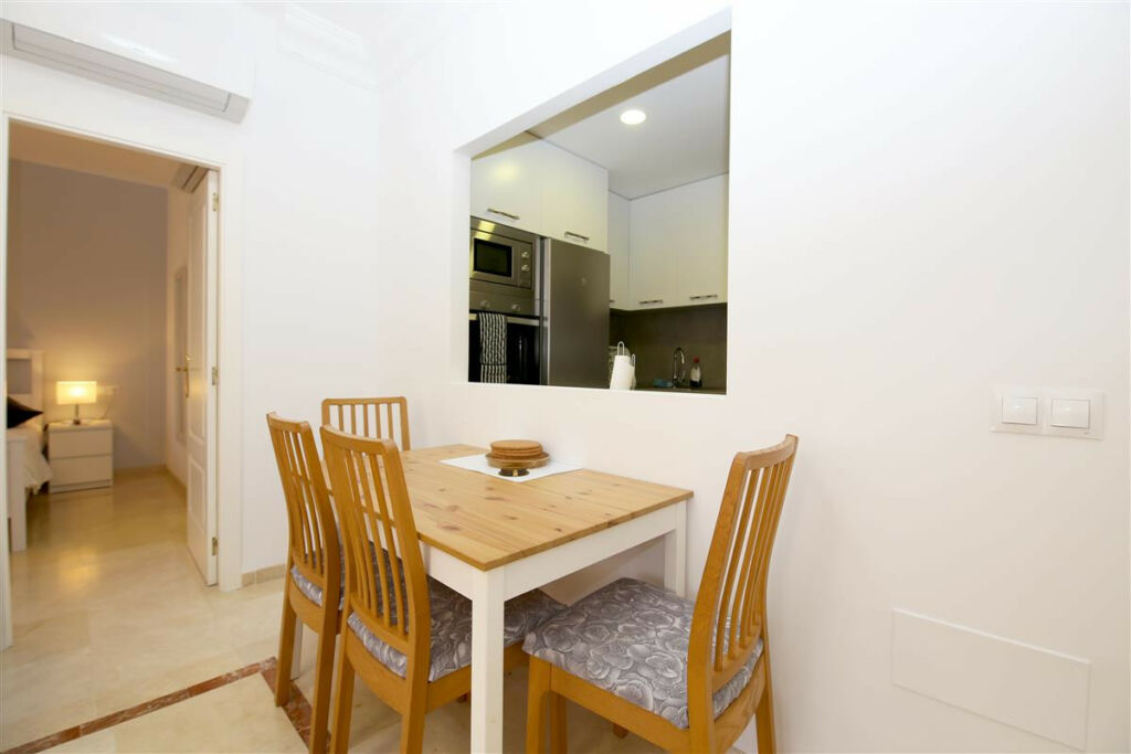 Ground Floor Apartment Estepona Málaga - image 7