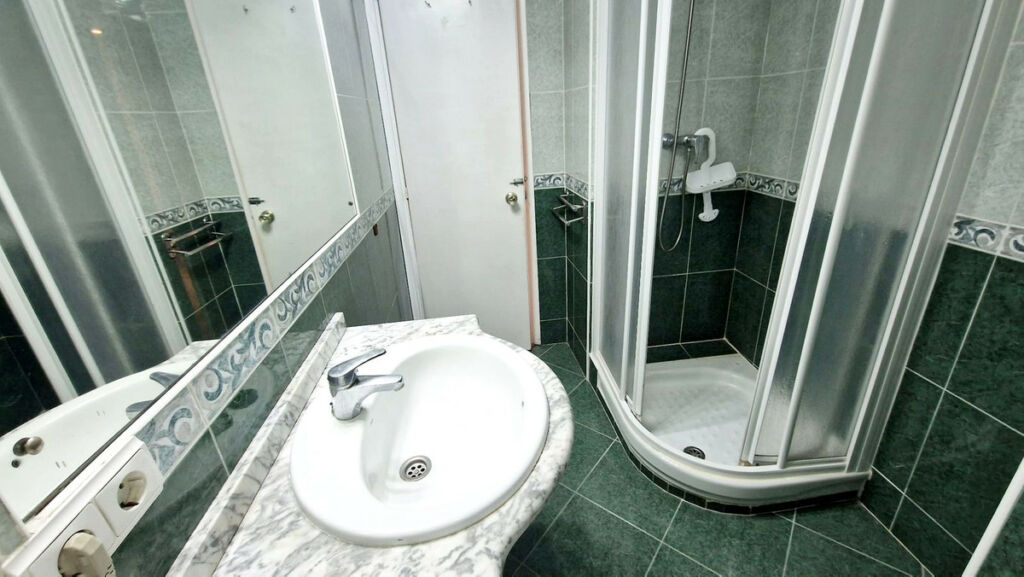 Middle Floor Apartment Fuengirola Málaga - image 7
