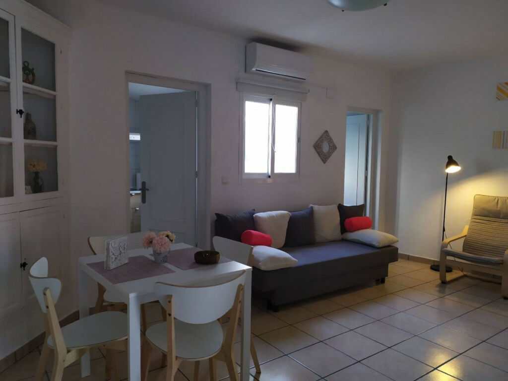 Middle Floor Apartment Estepona Málaga - image 7