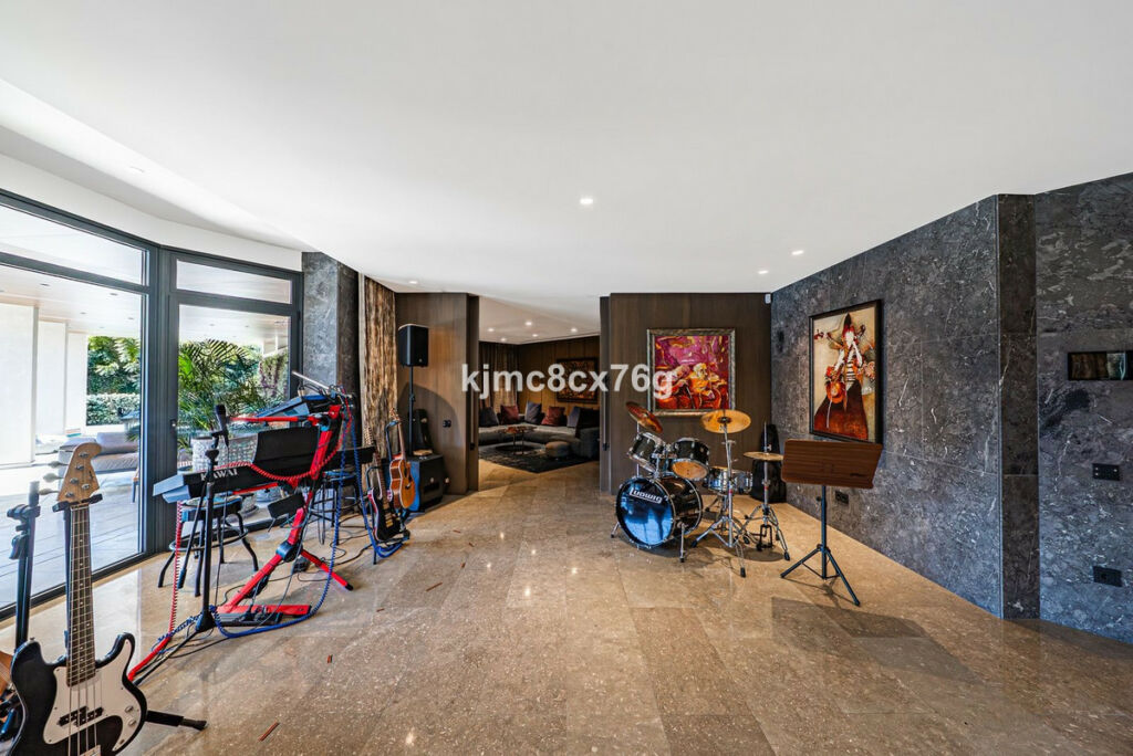 Detached Villa Guadalmina Baja Málaga - image 77