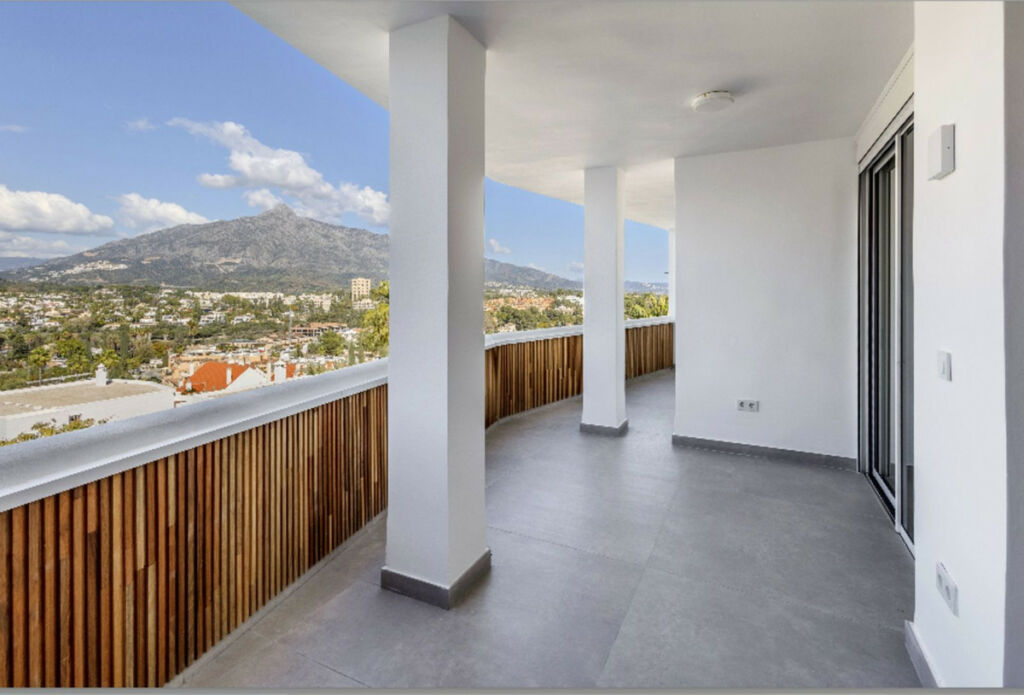 Penthouse Nueva Andalucía Málaga - image 8