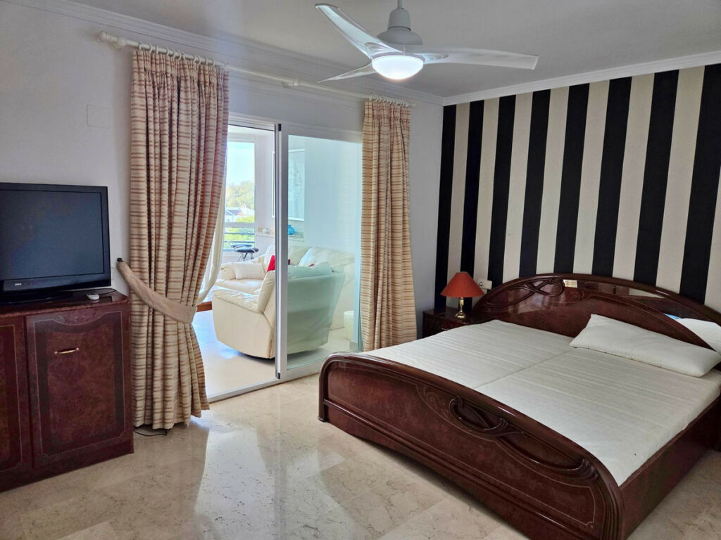 Penthouse Duplex Puerto Banús Málaga - image 8