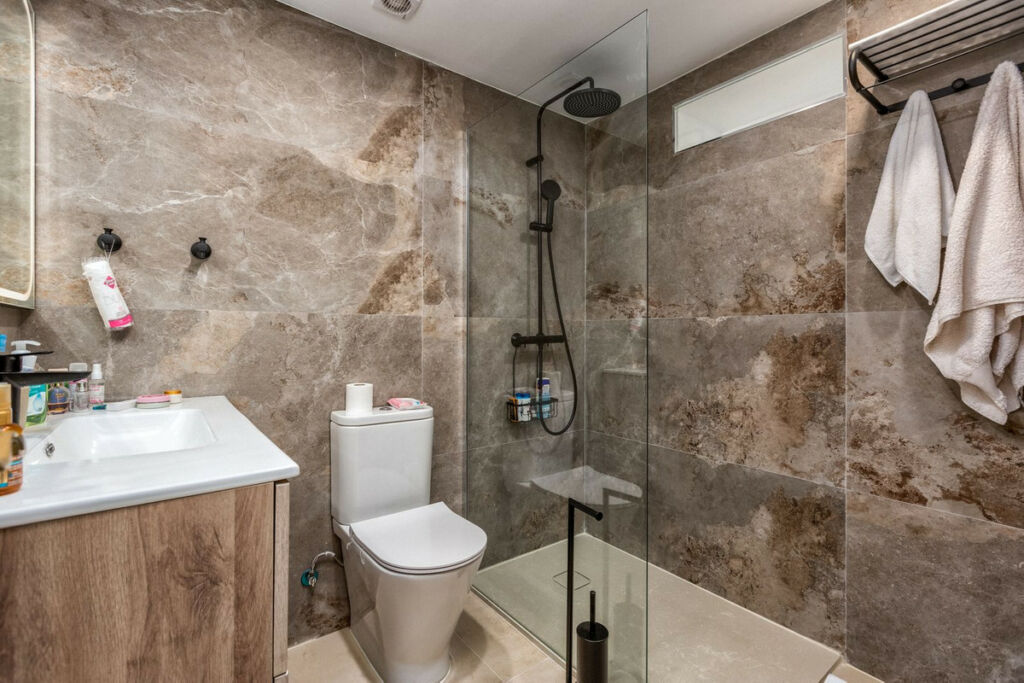Middle Floor Apartment Puerto Banús Málaga - image 8