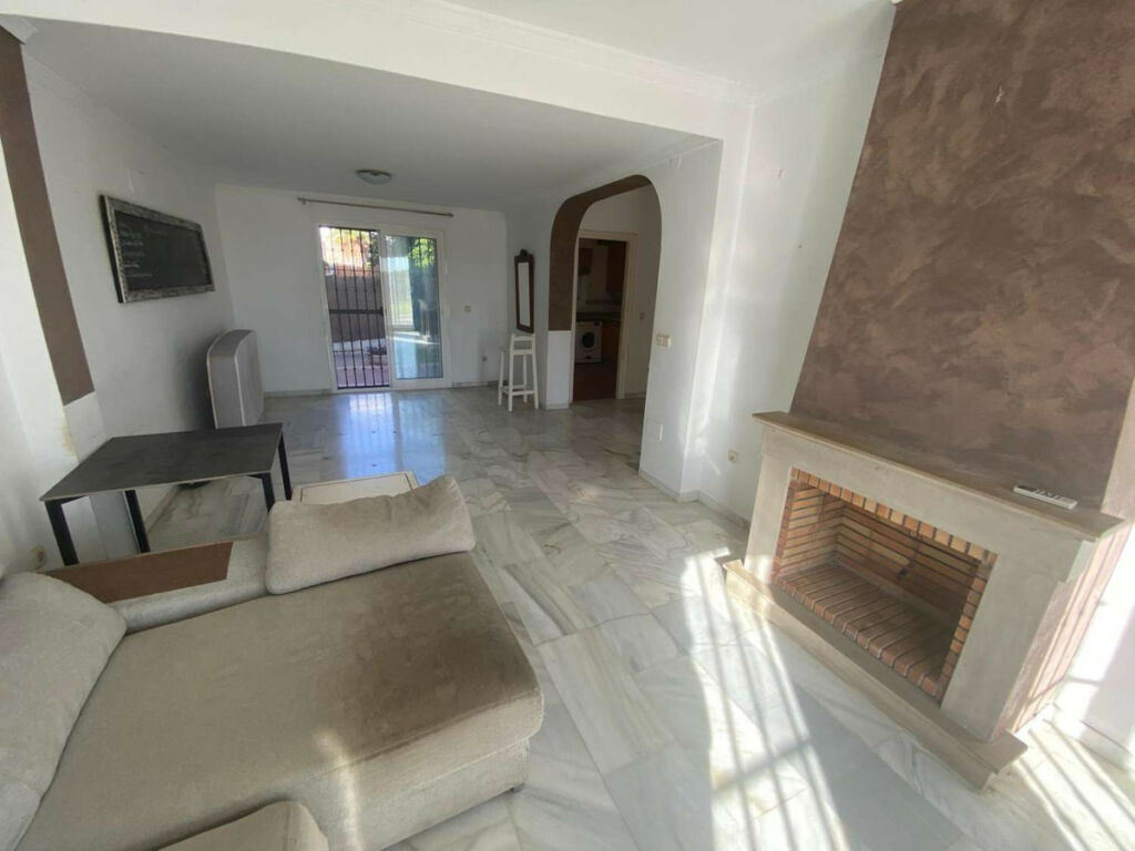 Townhouse Fuengirola Málaga - image 8