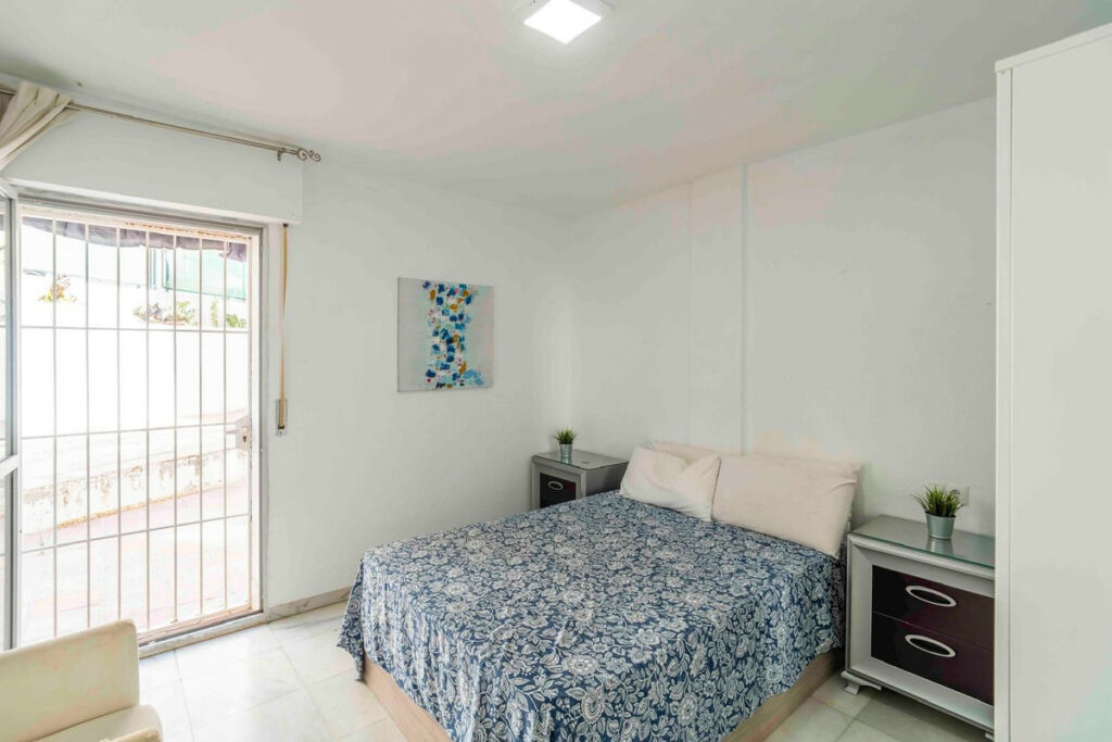 Middle Floor Apartment Fuengirola Málaga - image 9