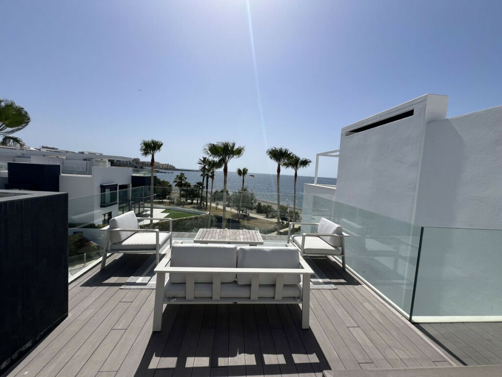 Townhouse Estepona Málaga - image 8