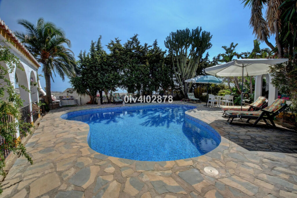 Detached Villa Benalmadena Pueblo Málaga - image 8