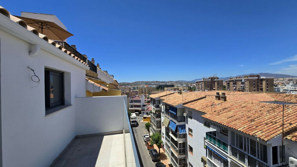 Middle Floor Apartment Fuengirola Málaga - image 8