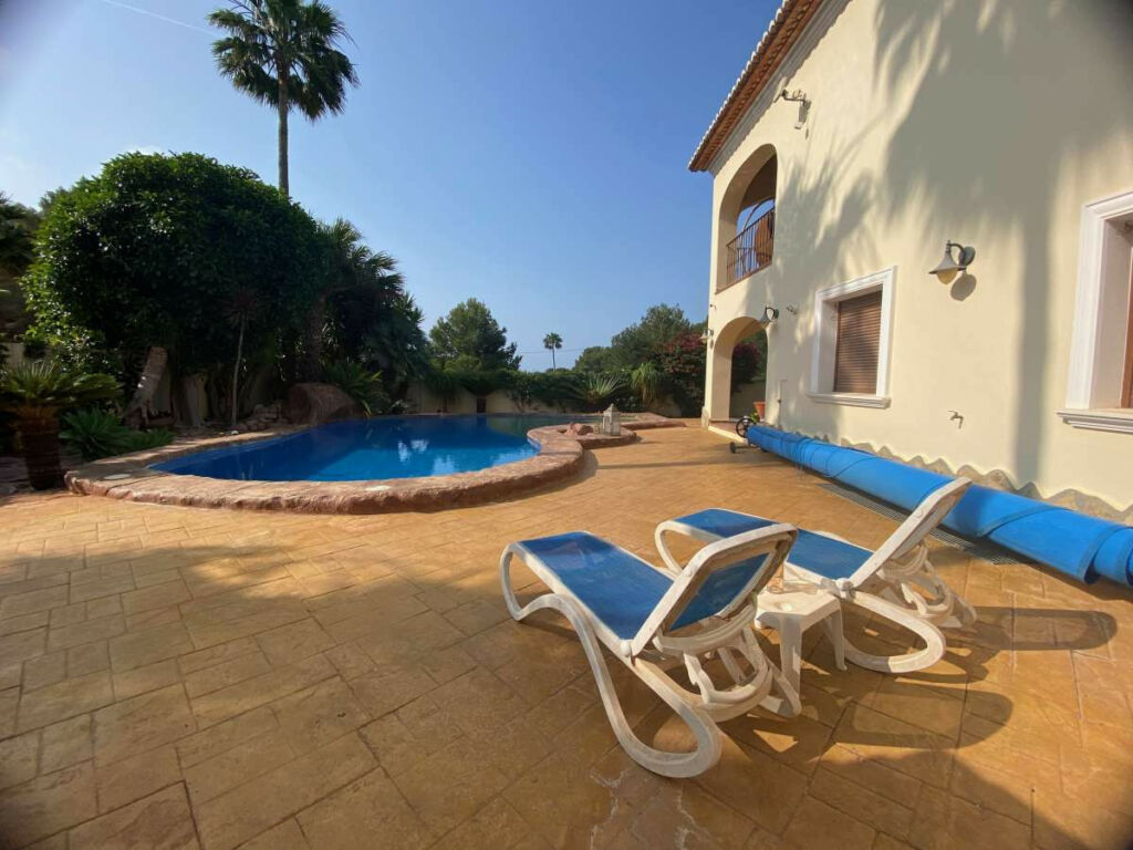 Detached Villa Moraira Alicante - image 8