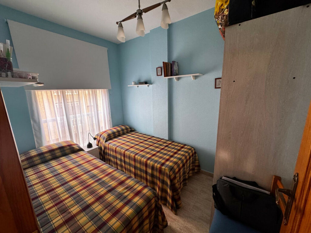 Middle Floor Apartment Torrevieja Alicante - image 8