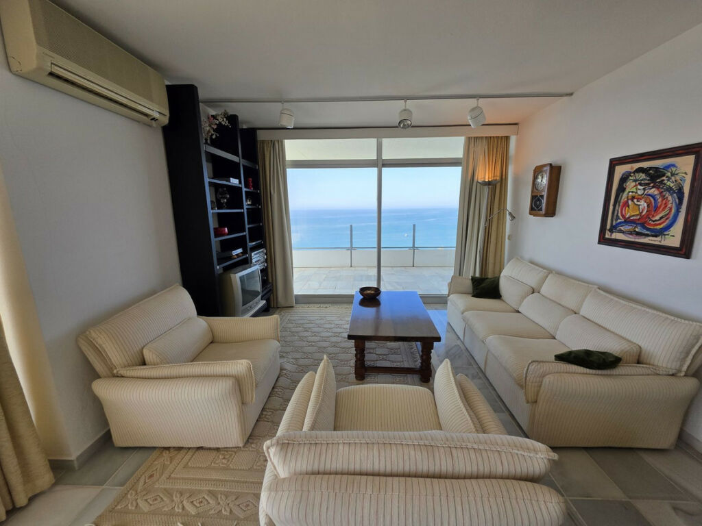 Middle Floor Apartment Marbella Málaga - image 8