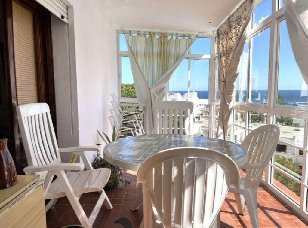 Middle Floor Apartment Estepona Málaga - image 8