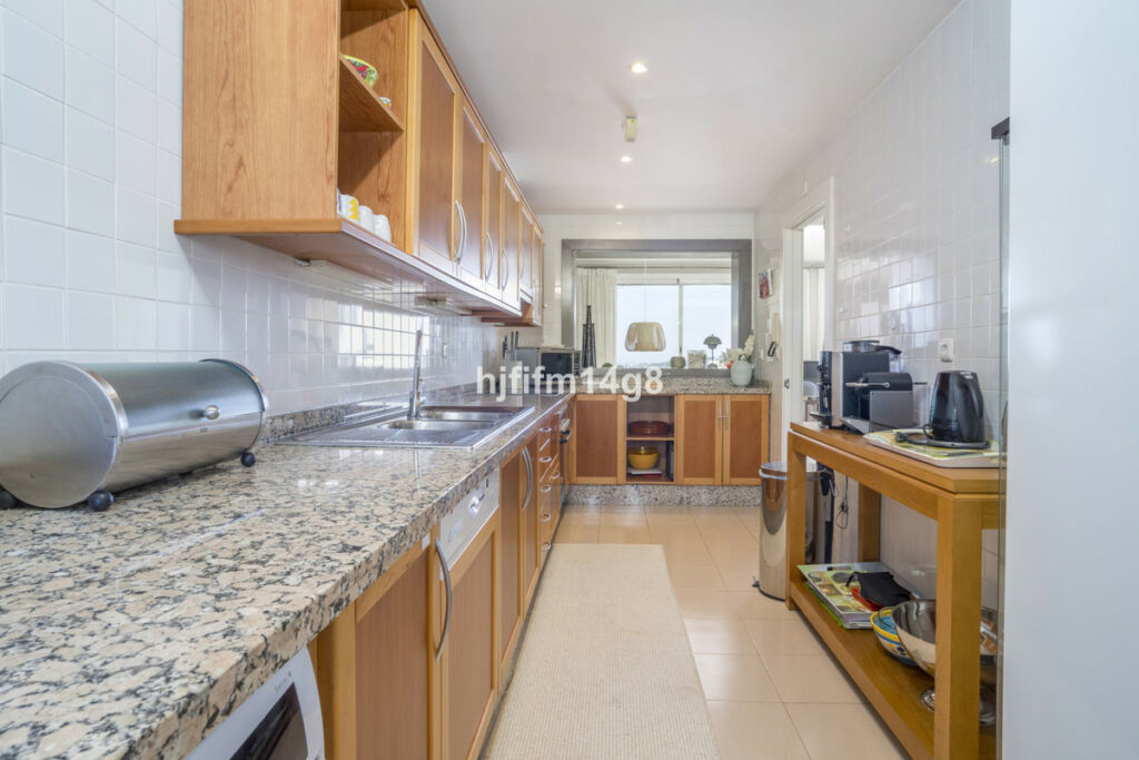 Penthouse Duplex Nueva Andalucía Málaga - image 8