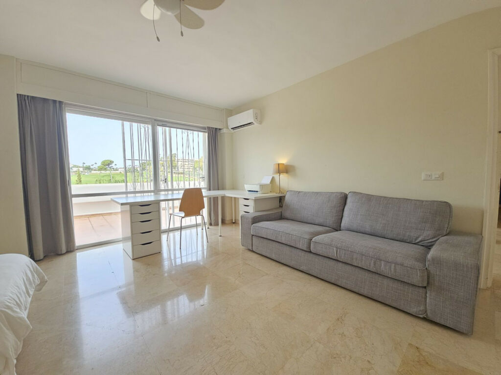 Middle Floor Apartment Guadalmina Alta Málaga - image 8
