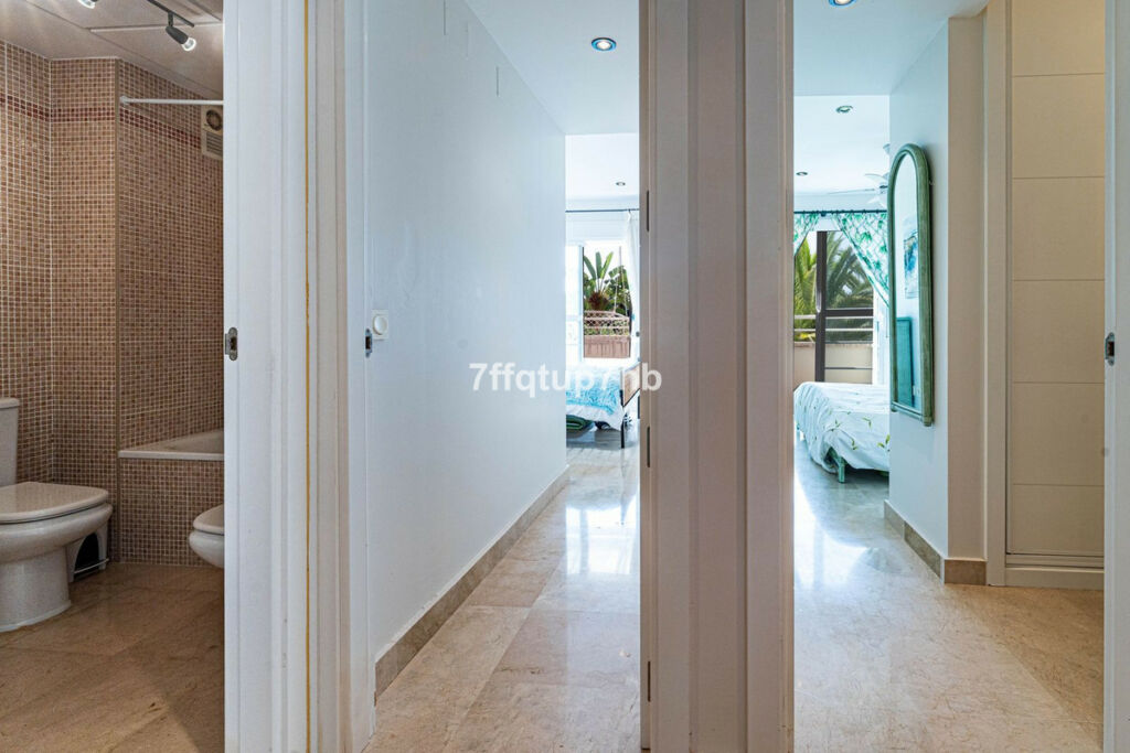 Middle Floor Apartment Estepona Málaga - image 8